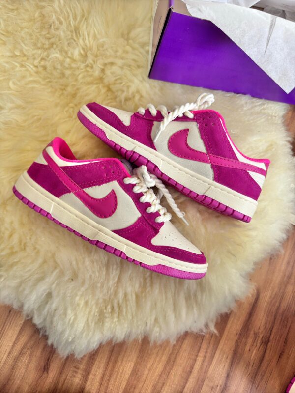 Nike SB Dunk Low Pink Fuchsia