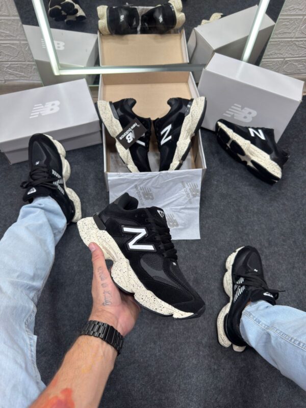 New Balance 9060 Preto e Branco