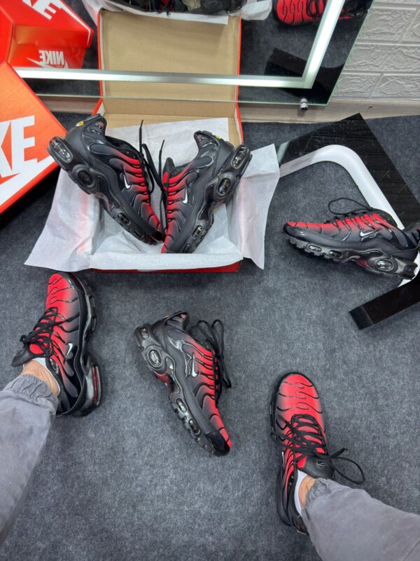 Nike Air Max TN Plus Preto e Vermelho