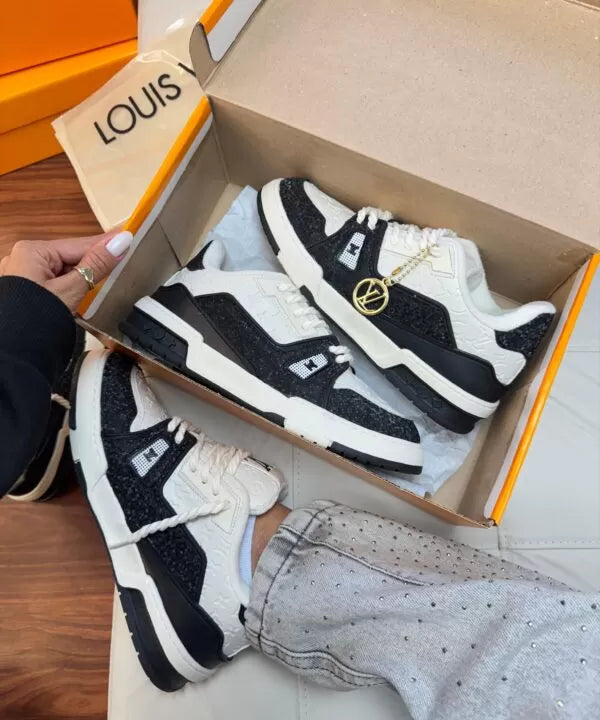 Louis Vuitton Trainer Black/White