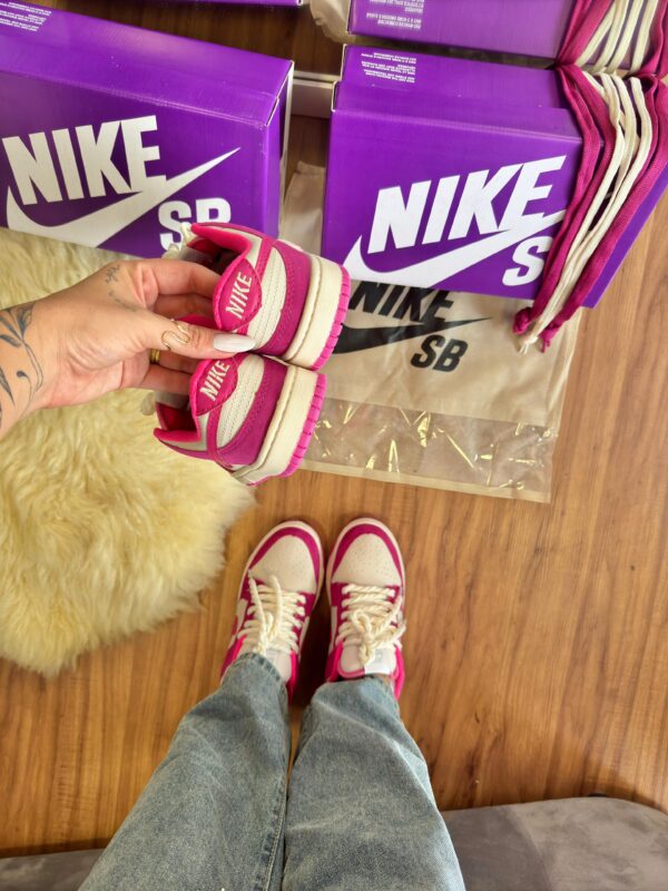 Nike SB Dunk Low Pink Fuchsia