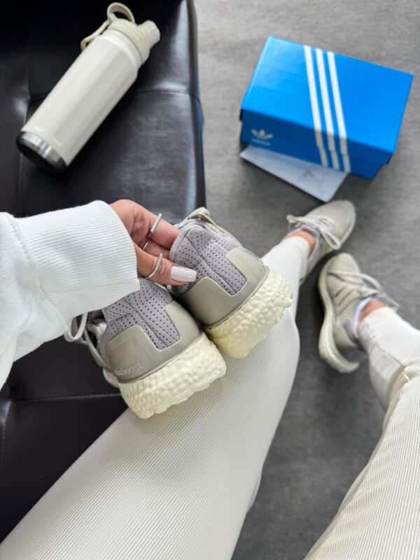 Adidas Ultraboost Off White Cinza