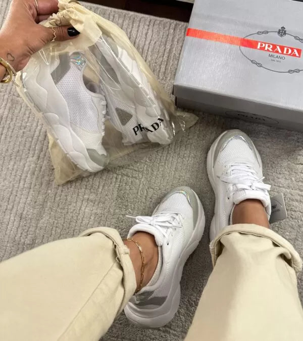 Prada Milano Dal Branco Cinza