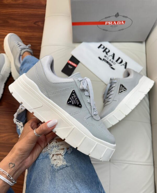 Prada Double Tratorado Cinza Claro