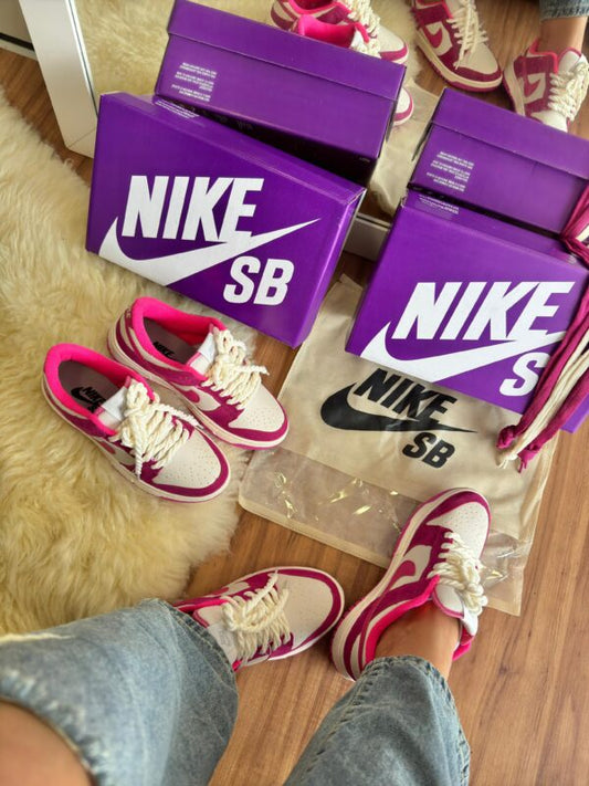 Nike SB Dunk Low Pink Fuchsia