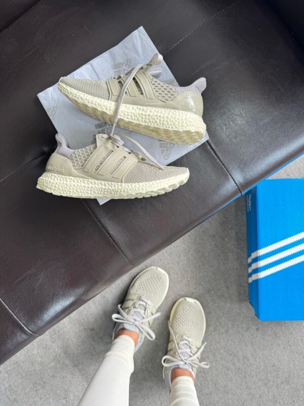 Adidas Ultraboost Off White Cinza