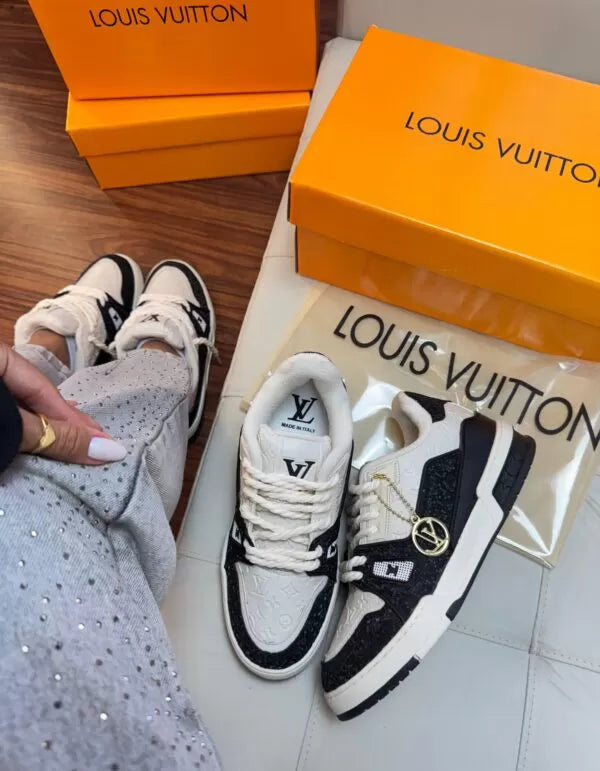 Louis Vuitton Trainer Black/White