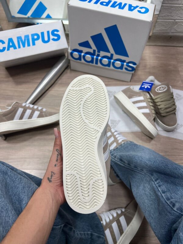 Adidas Campus Bege e Branco