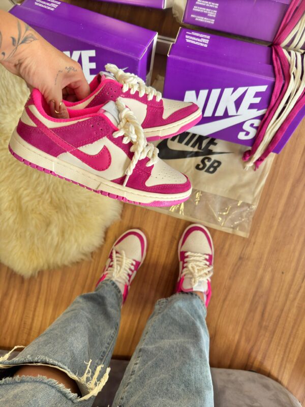 Nike SB Dunk Low Pink Fuchsia
