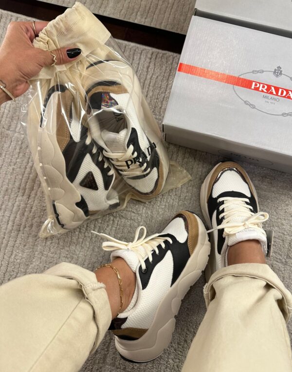 Prada Milano Dal Branco Preto