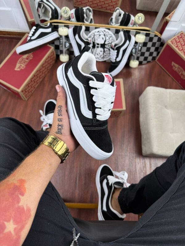 Vans Knu Skool Black True White