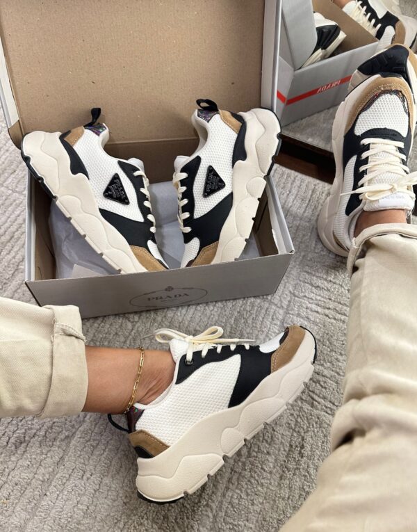 Prada Milano Dal Branco Preto