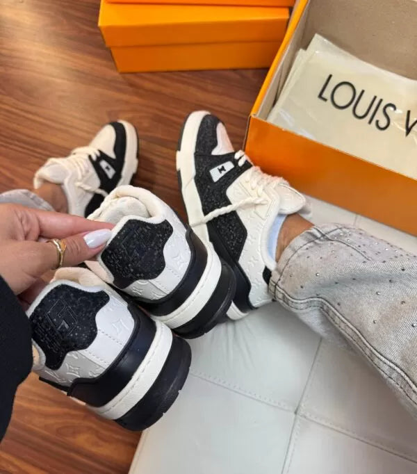 Louis Vuitton Trainer Black/White