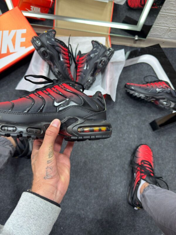 Nike Air Max TN Plus Preto e Vermelho