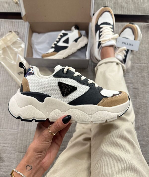 Prada Milano Dal Branco Preto