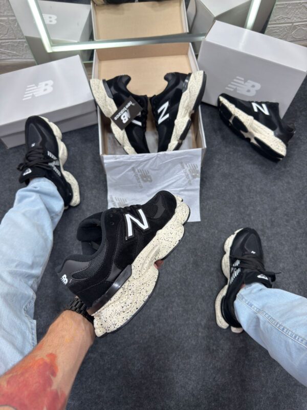 New Balance 9060 Preto e Branco