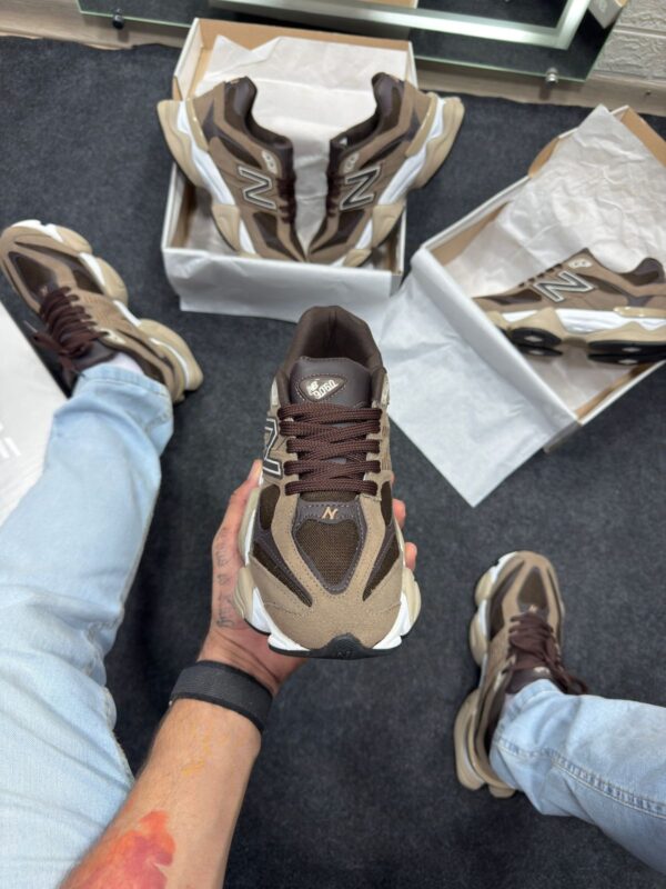 New Balance 9060 Marrom e Branco
