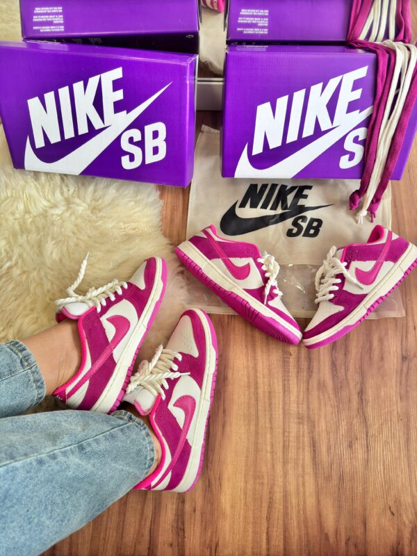Nike SB Dunk Low Pink Fuchsia