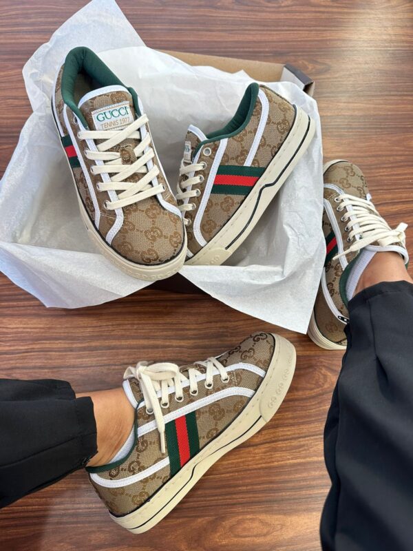 Gucci 1977 Plataforma Marrom