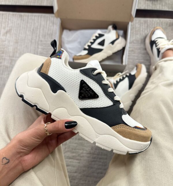 Prada Milano Dal Branco Preto