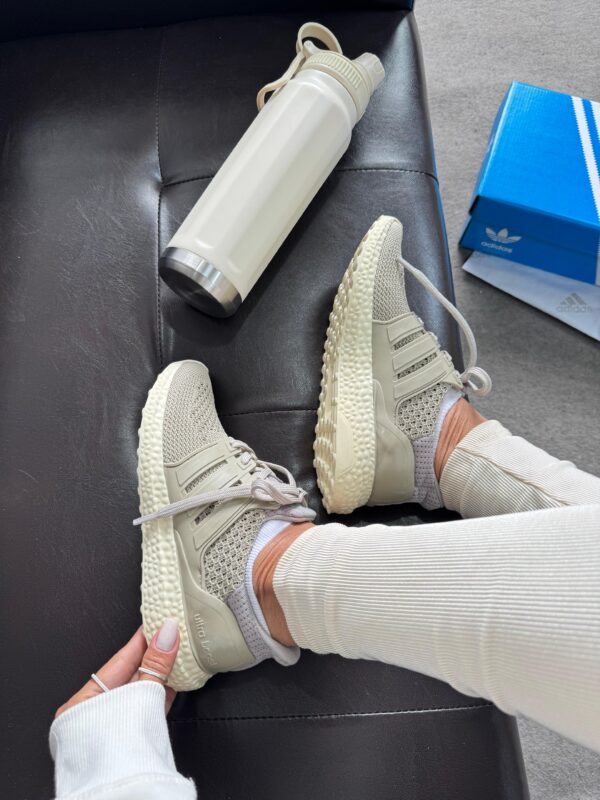 Adidas Ultraboost Off White Cinza