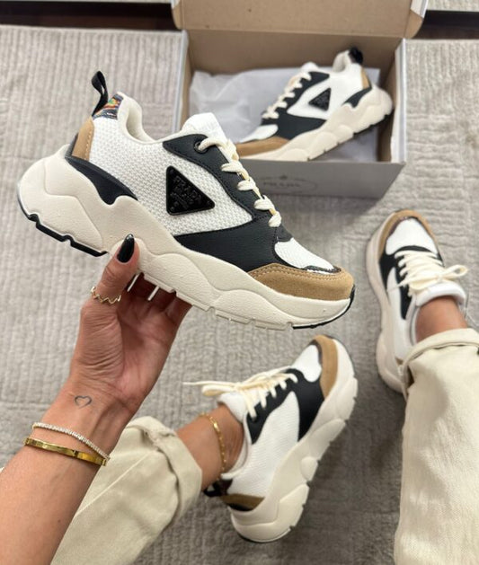 Prada Milano Dal Branco Preto