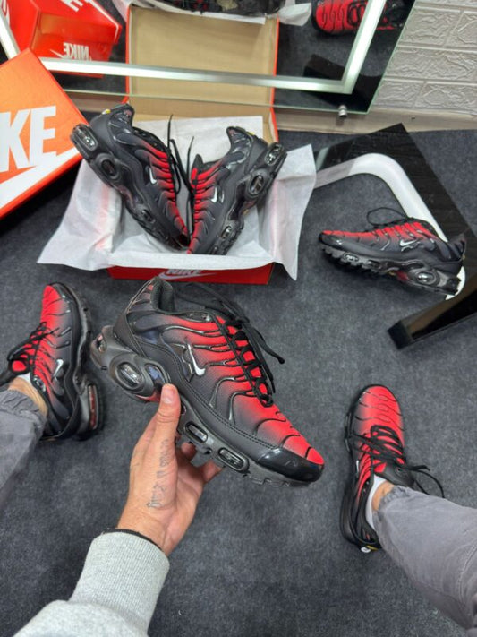 Nike Air Max TN Plus Preto e Vermelho