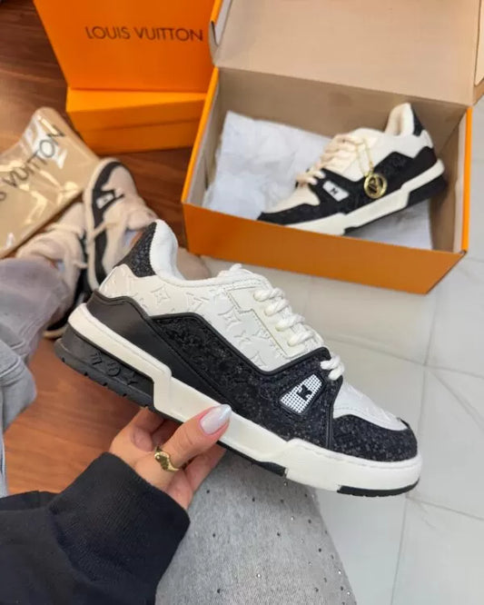Louis Vuitton Trainer Black/White