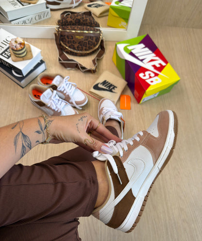 Nike SB Dunk Low Marrom Camurça