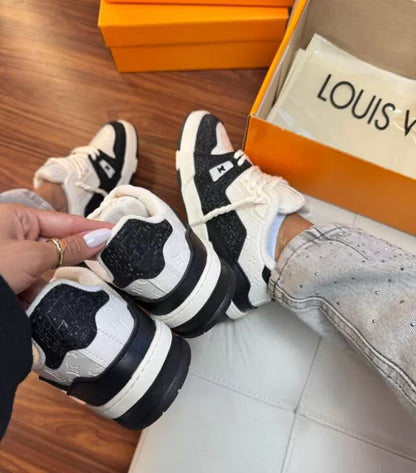 Louis Vuitton Trainer Black/White