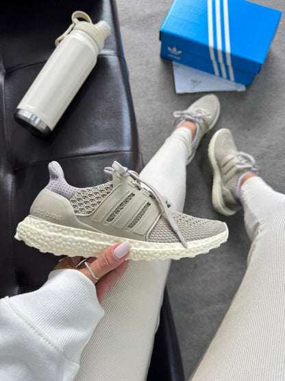 Adidas Ultraboost Off White Cinza