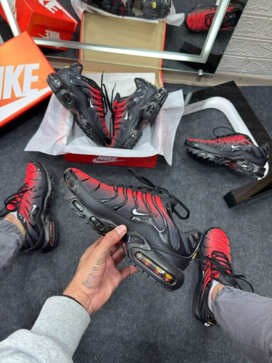 Nike Air Max TN Plus Preto e Vermelho
